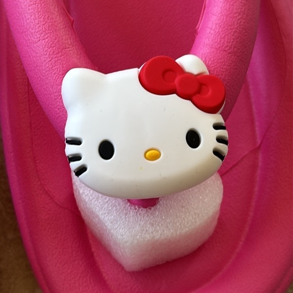 Brand New Hello Kitty Pink Thong Flip Flops Slides Sandals Comfy Cute Fun - Picture 5 of 13